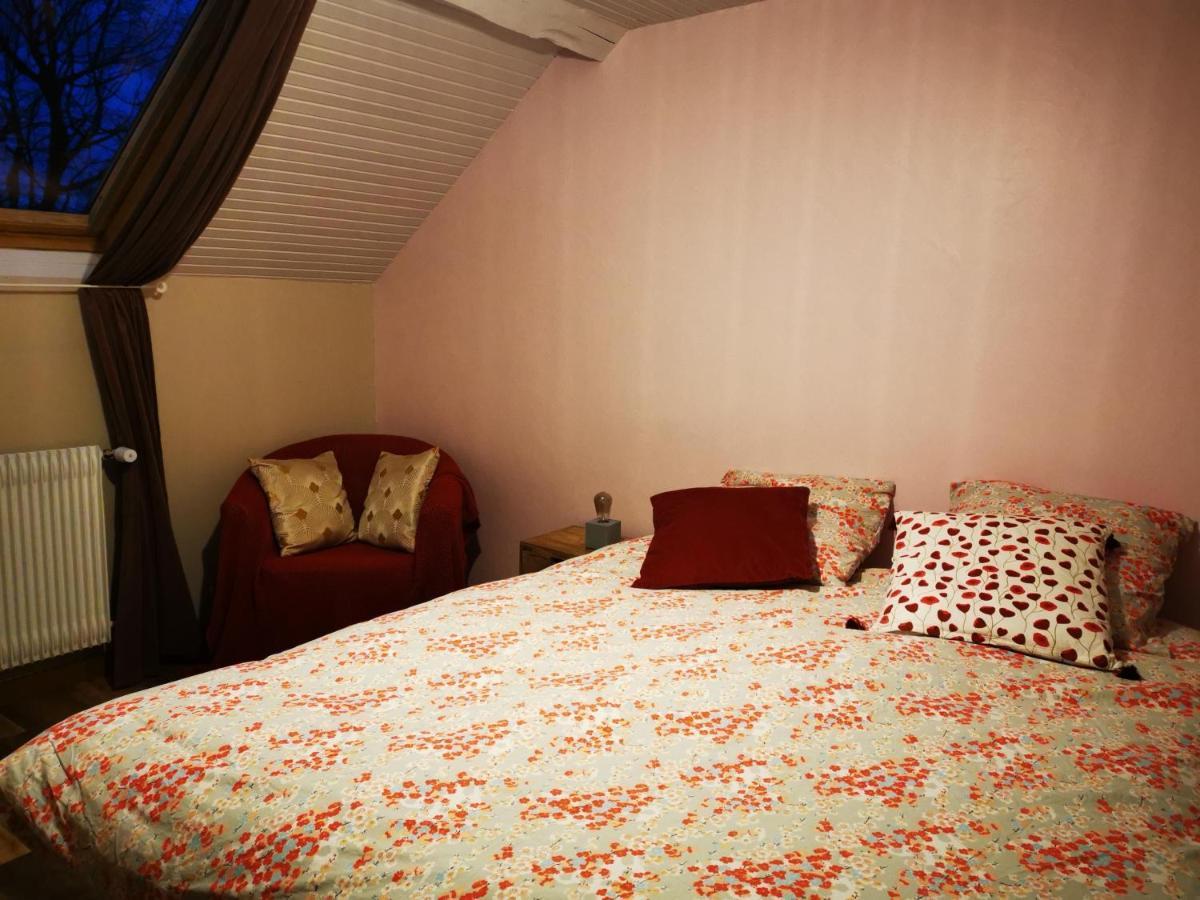 Bed and Breakfast Domaine De L'Esperance, Chambre Rose Bersaillin Exteriér fotografie